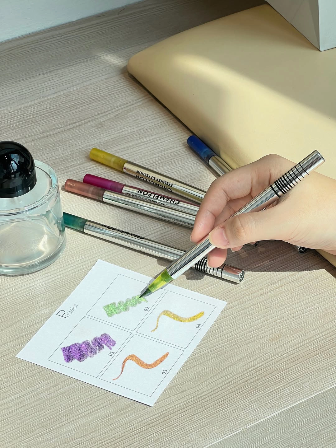 Eye-liner multichrome pas cher 2-en-1 waterproof 24H